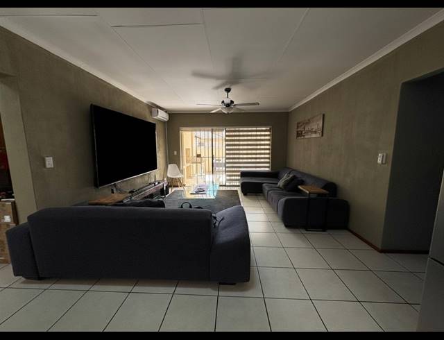 3 BEDROOM TOWNHOUSE FOR SALE IN DUNCANVILLE